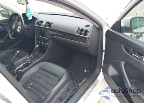 2015 Volkswagen Passat 2.0L Tdi Sel Premium from USA, damaged, VIN 1VWCV7A38FC013311